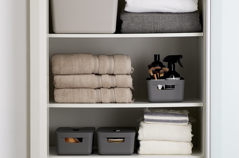 how to best fold linen for efficient storage